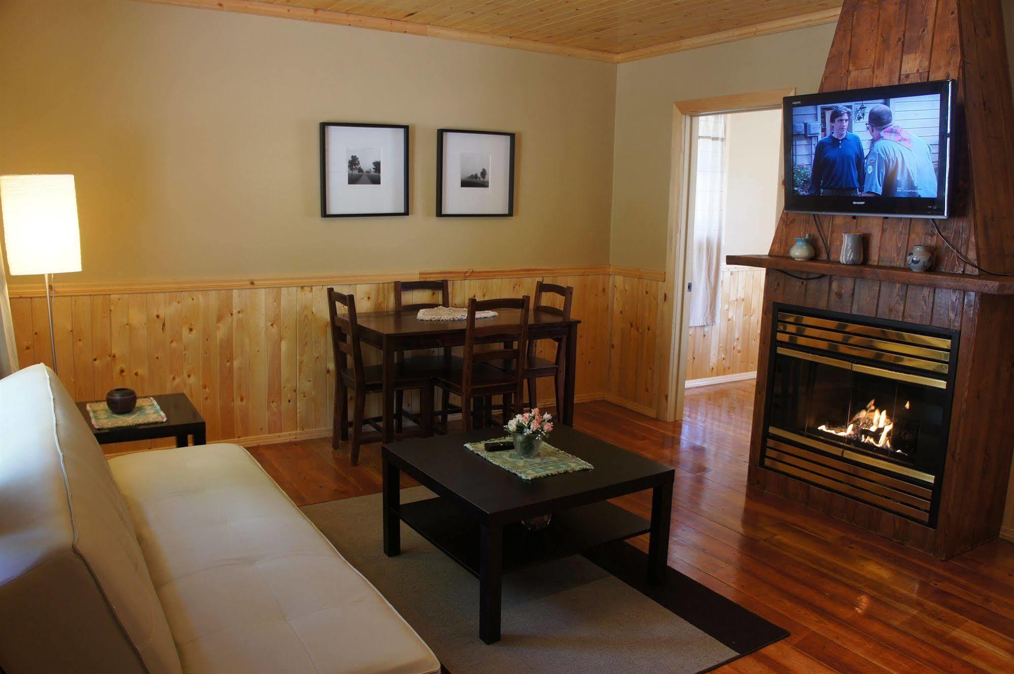 Fairmont Mountain Bungalows Fairmont Hot Springs Extérieur photo